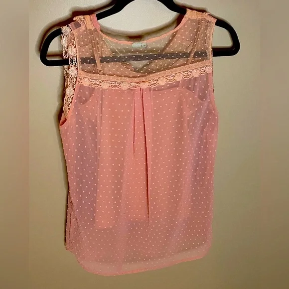 Lacy top with camisole attached-Size Medium-Tags were removed - Picture 2 of 3